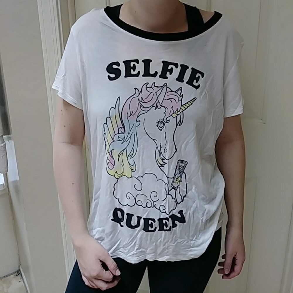 Selfie Queen Unicorn T-Shirt